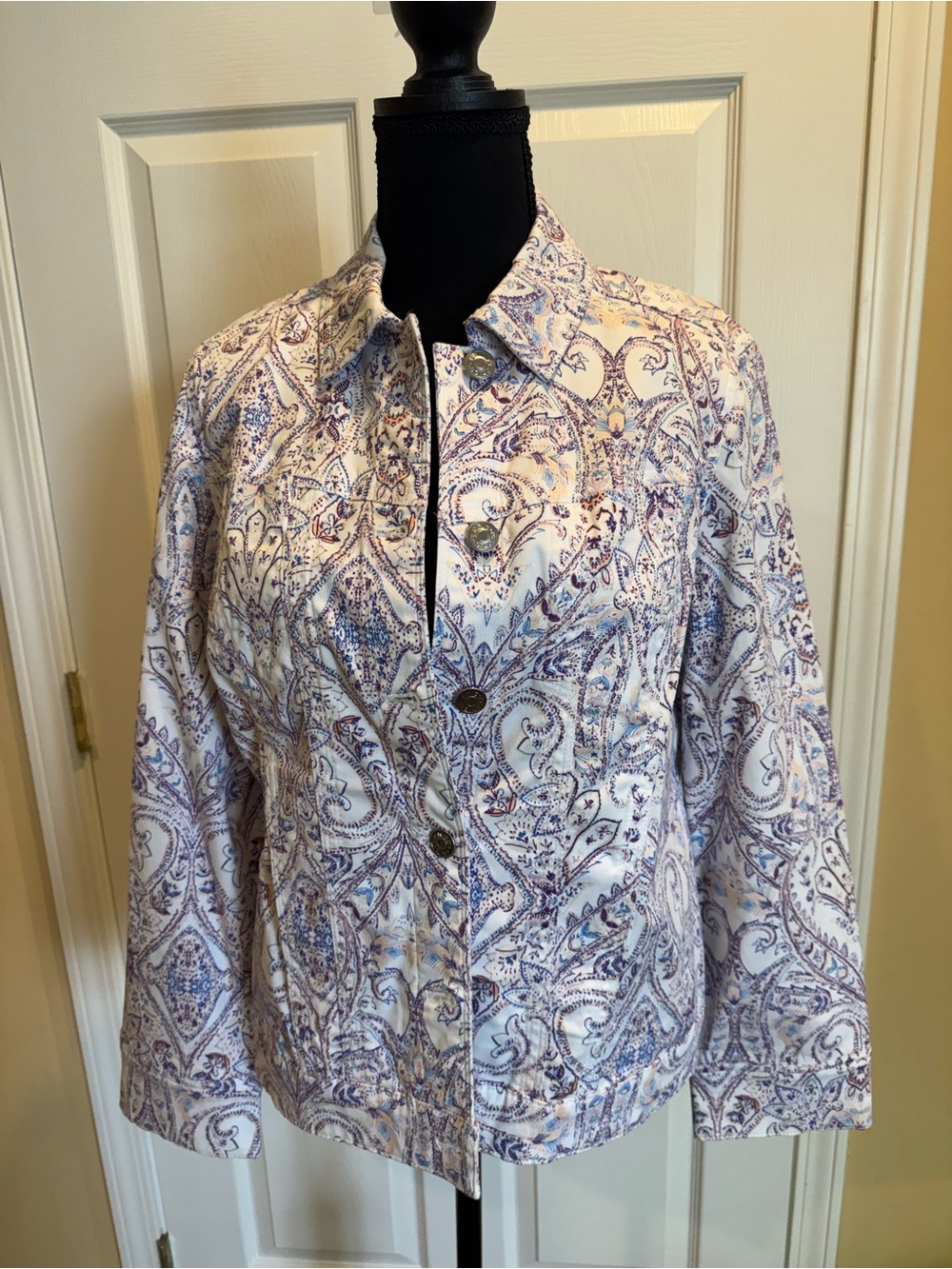 Chicos Womens White Paisley Button-Front Jacket Size 1